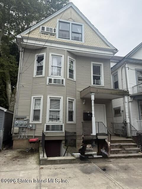 Property Photo:  10 Egmont Place  NY 10301 