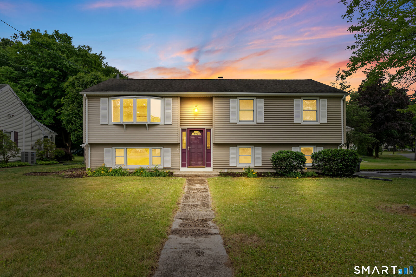 Property Photo:  40 Woodside Lane  CT 06062 