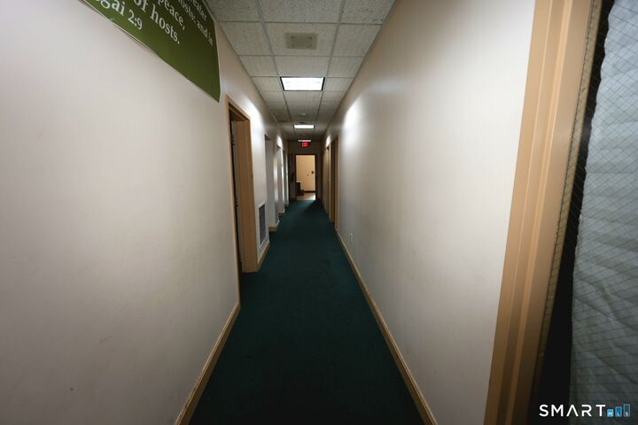 Property Photo:  1580 Chapel St Streets  CT 06511 