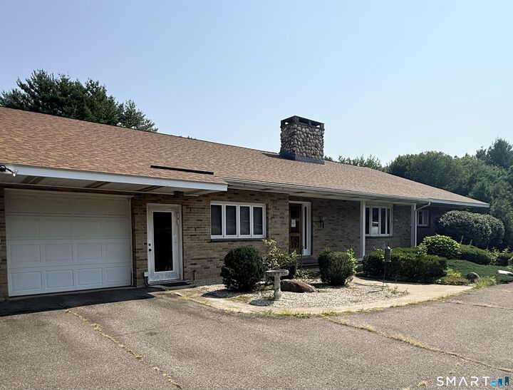 Property Photo:  307 North Road  CT 06016 