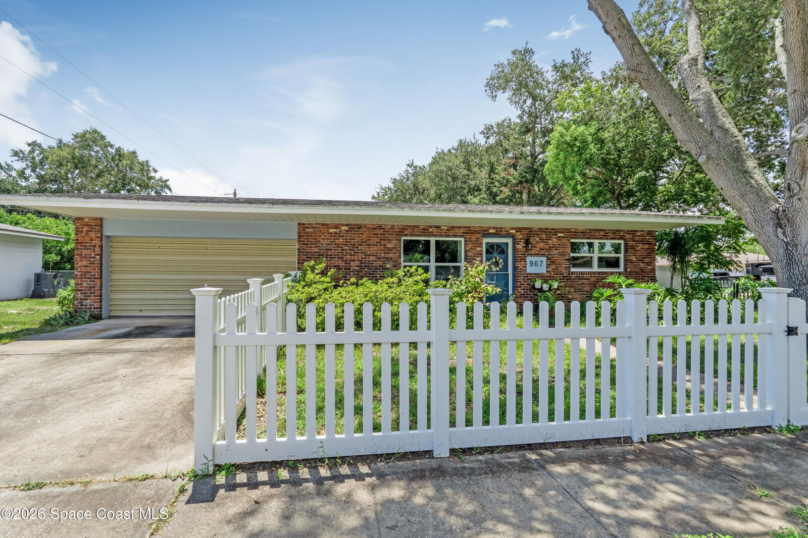 Property Photo:  967 Hunter Park Place  FL 32780 