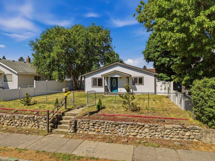 Property Photo: 4217 N Madison St WA 99205