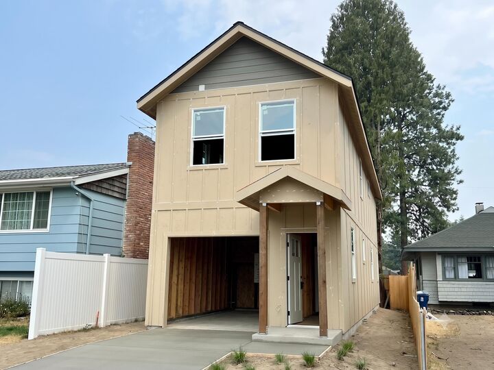 Property Photo:  6108 N Stevens St  WA 99205 