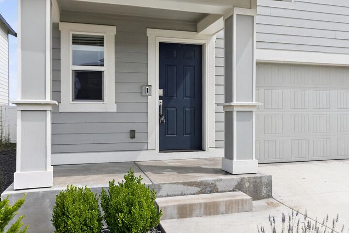 Property Photo: 4440 W Bedford Ave WA 99208