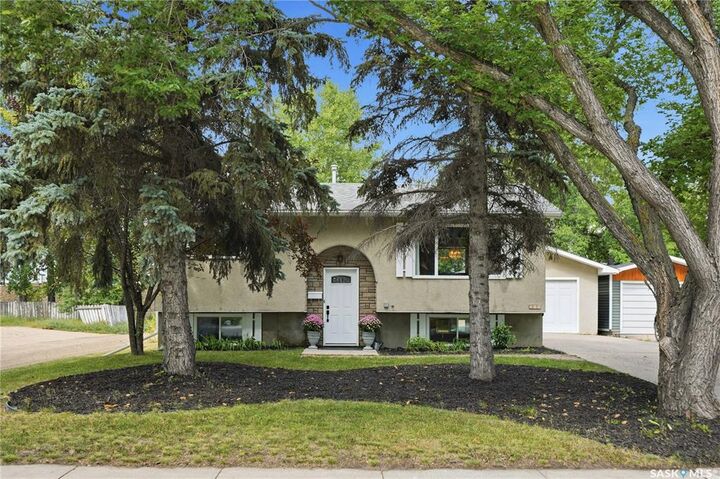 317 Simon Fraser Crescent — photo 1