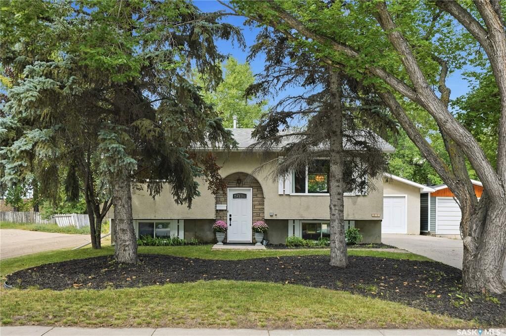 Property Photo: 317 Simon Fraser Crescent SK S7H 3T5