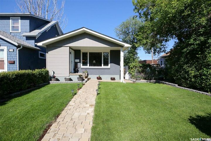 2122 Wascana Street — photo 1