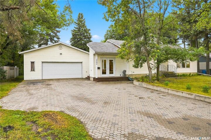 Property Photo: 3445 11th Street W SK S7M 1K4