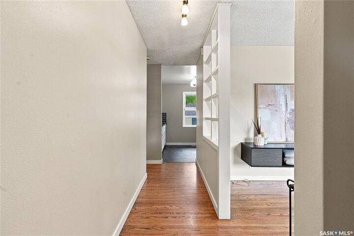 Property Photo: 2302 Hanover Avenue SK S7J 1E6