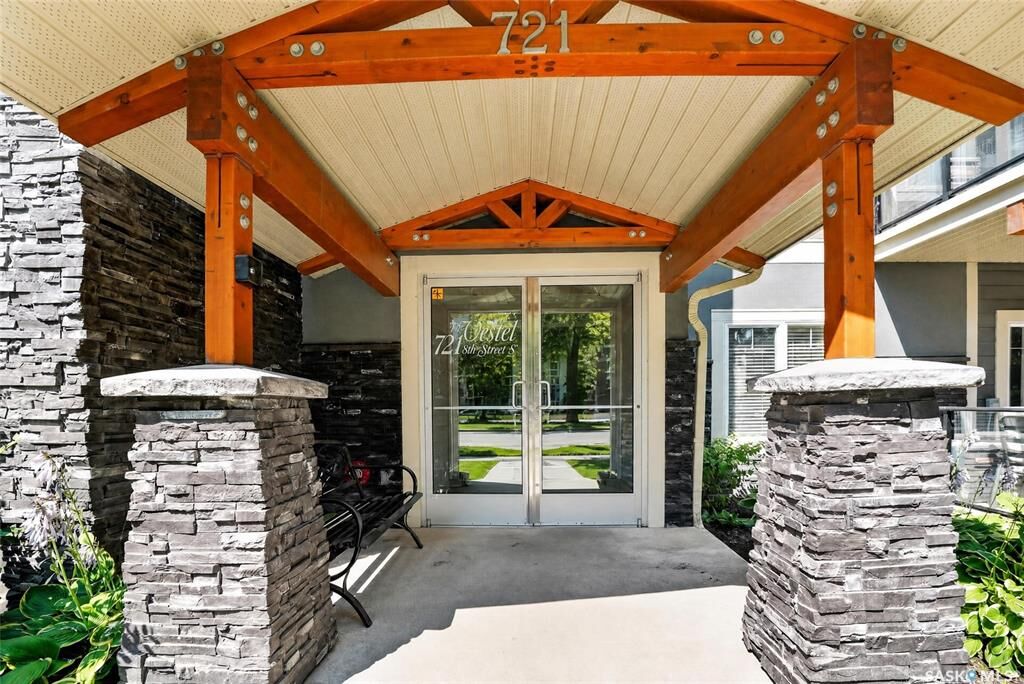 Property Photo:  721 8th Street E 302  SK S7H 0R4 