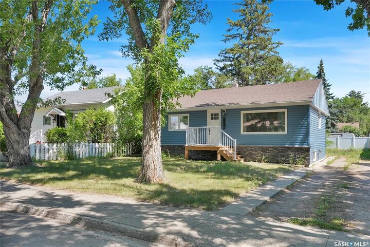 Property Photo:  1119 Elgin Avenue  SK S6H 4G9 