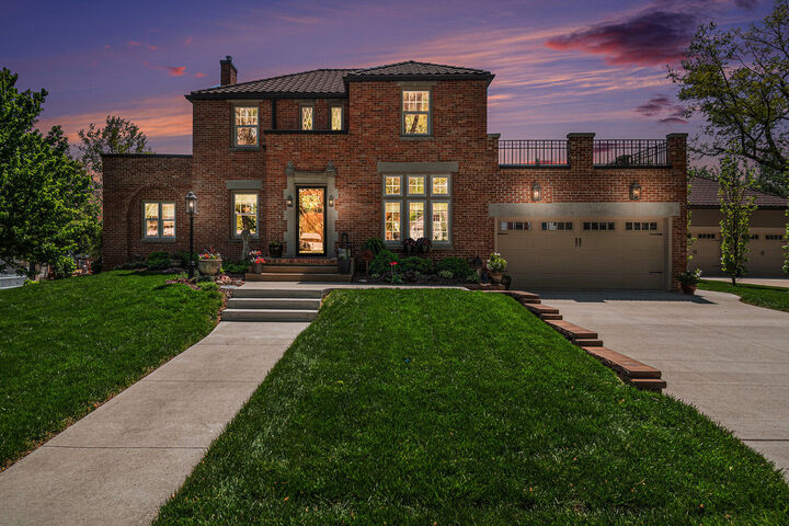 Property Photo:  1020 E Valley  Street  IA 51566 