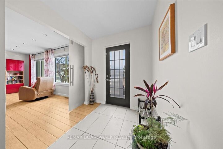 Property Photo:  154 Duford Street  ON K1L 6Z7 