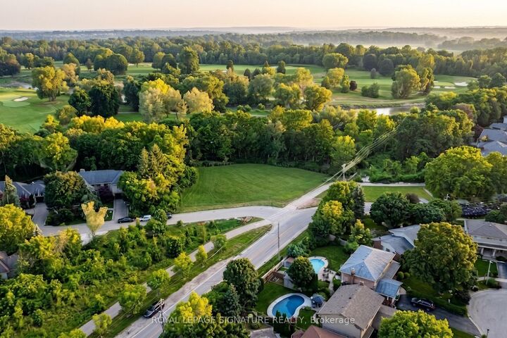 Property Photo:  1060 Mississauga Heights  ON L5C 1A6 