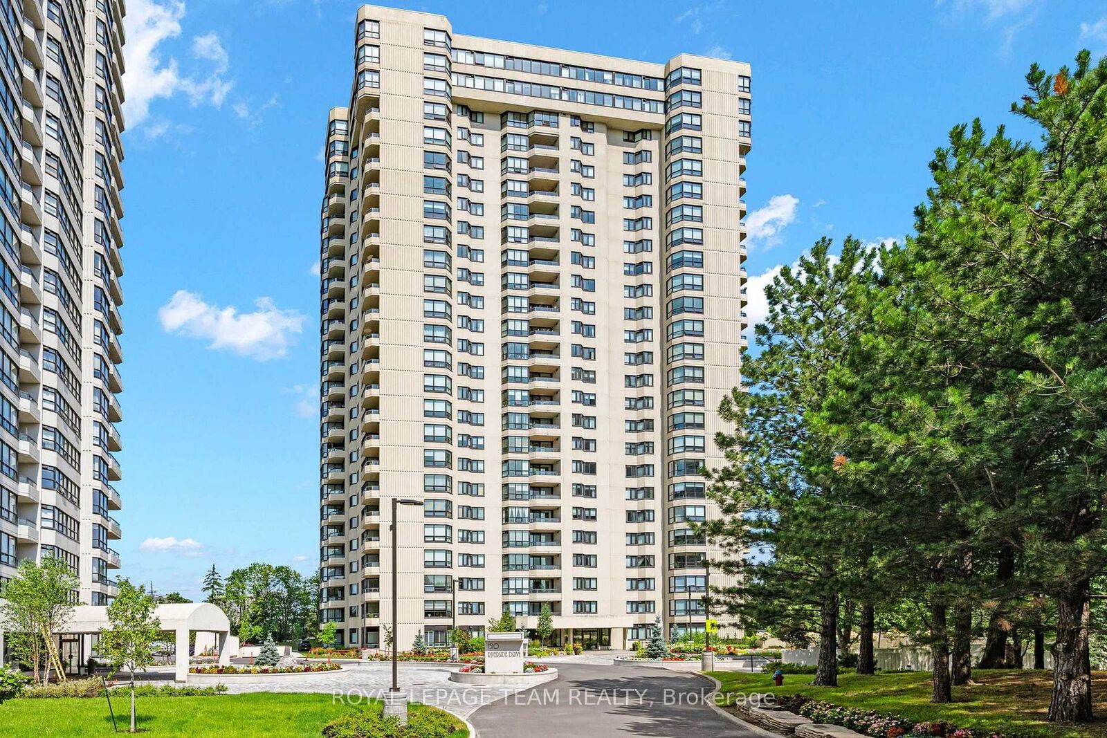 Property Photo: 1500 Riverside Drive 2408 ON K1G 4J4