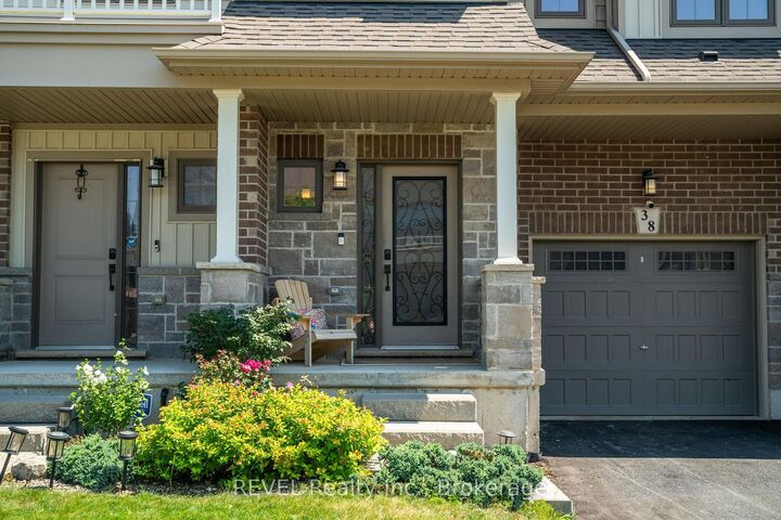 Property Photo: 38 Dennis Drive ON L0R 2A0