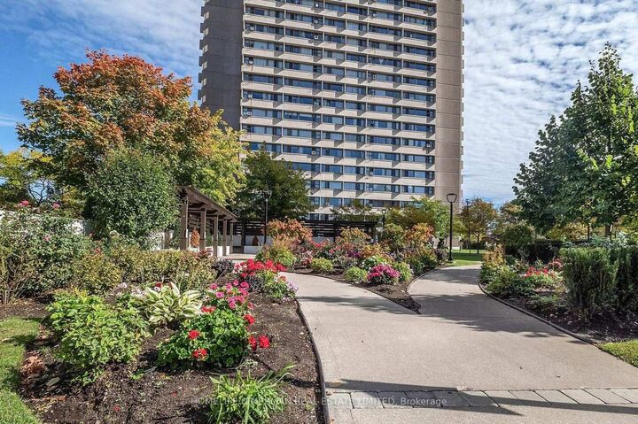 Property Photo:  735 Don Mills Road 706  ON M3C 1S9 