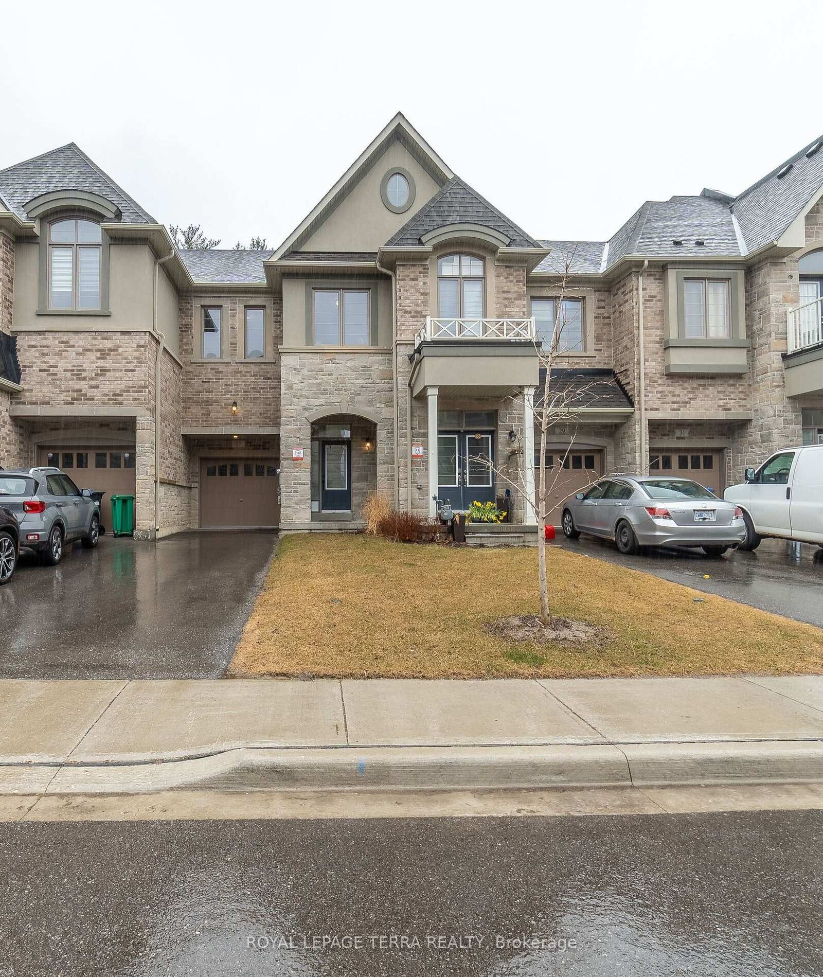 Property Photo: 27 Summerbeam Way ON L6Y 6K5