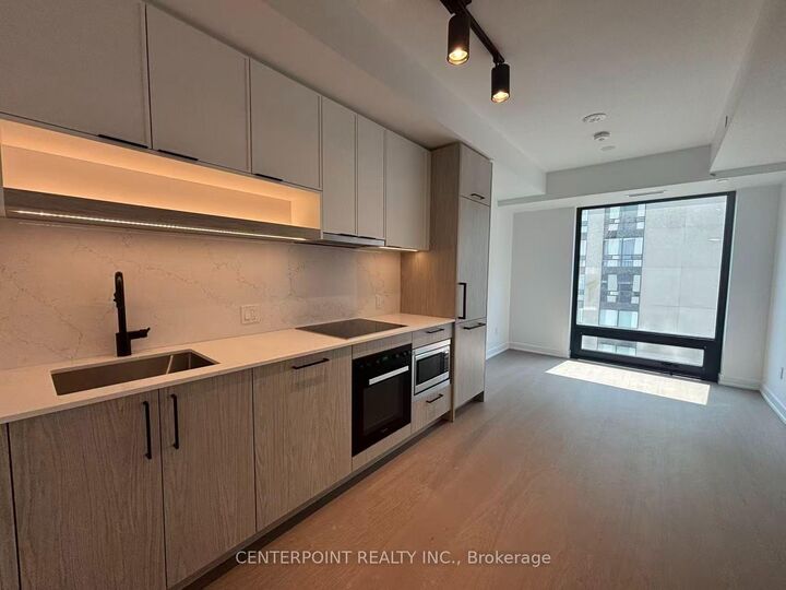 Property Photo: 89 Montclair Avenue 1522 ON M5P 0A9