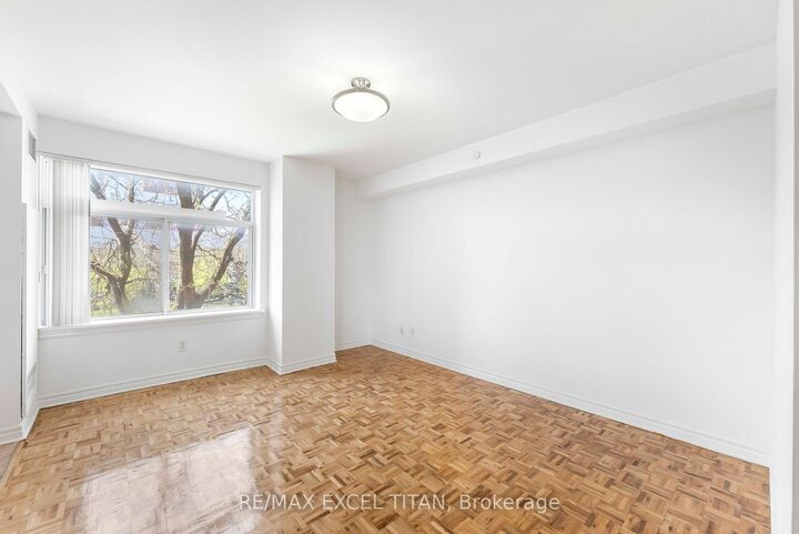 Property Photo:  1407 Dupont Street 506  ON M6H 2B1 