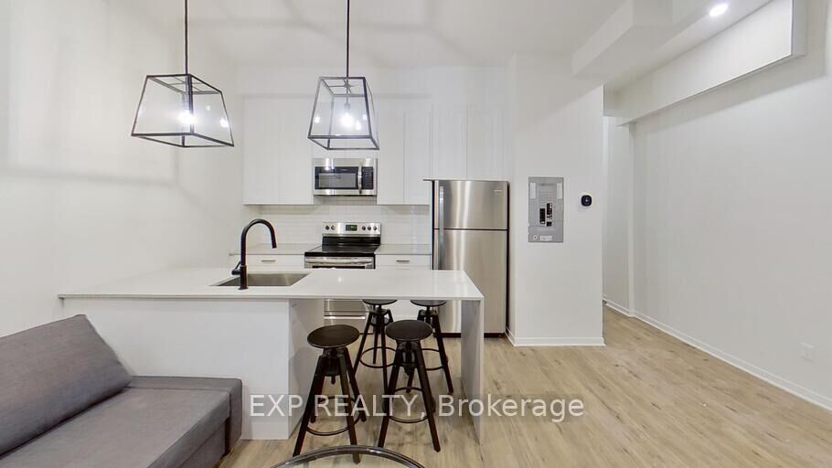 Property Photo:  327 Catherine Street C  ON K1R 5T4 
