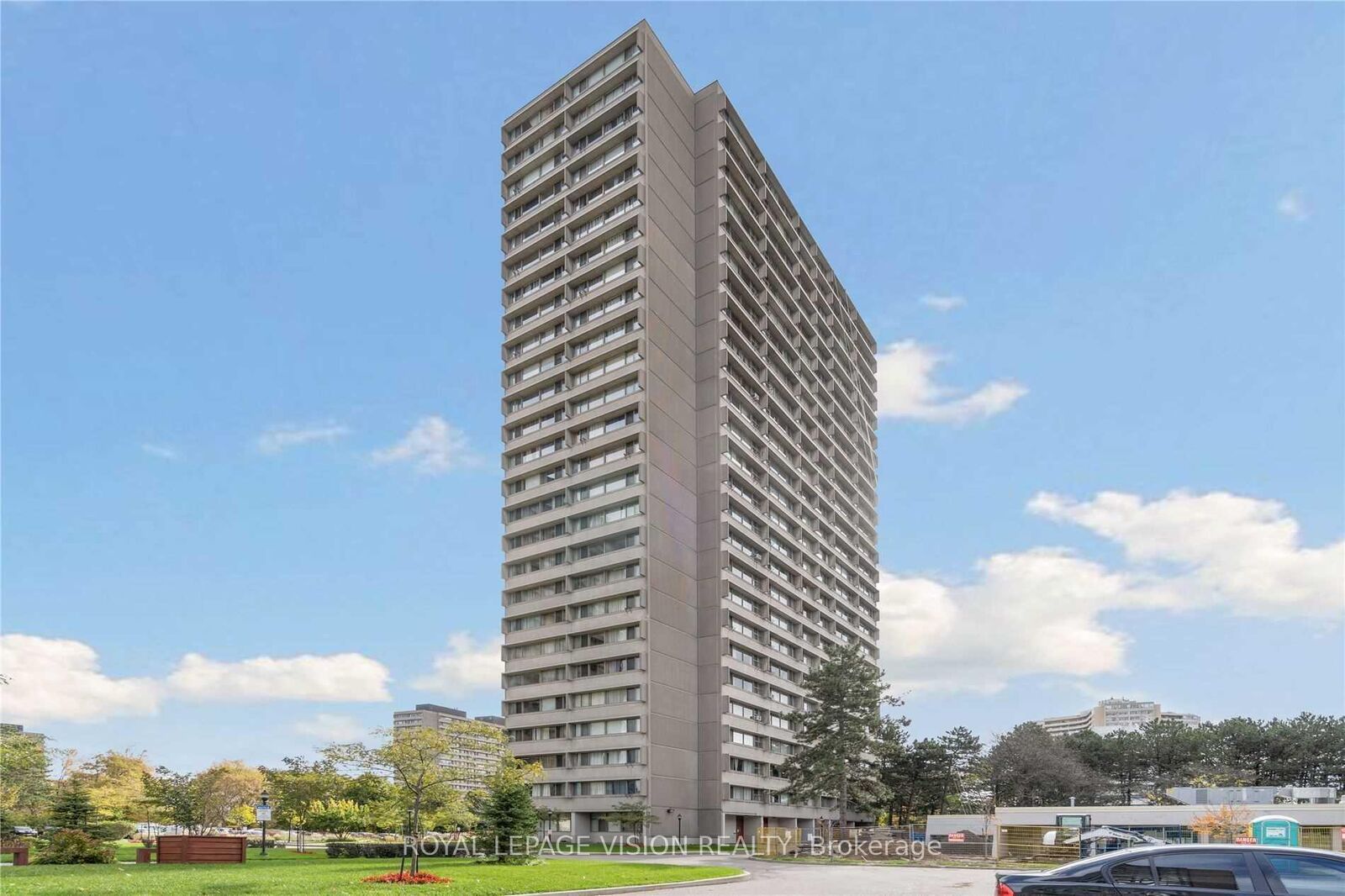 Property Photo:  715 Don Mills Road 1108  ON M3C 1S8 