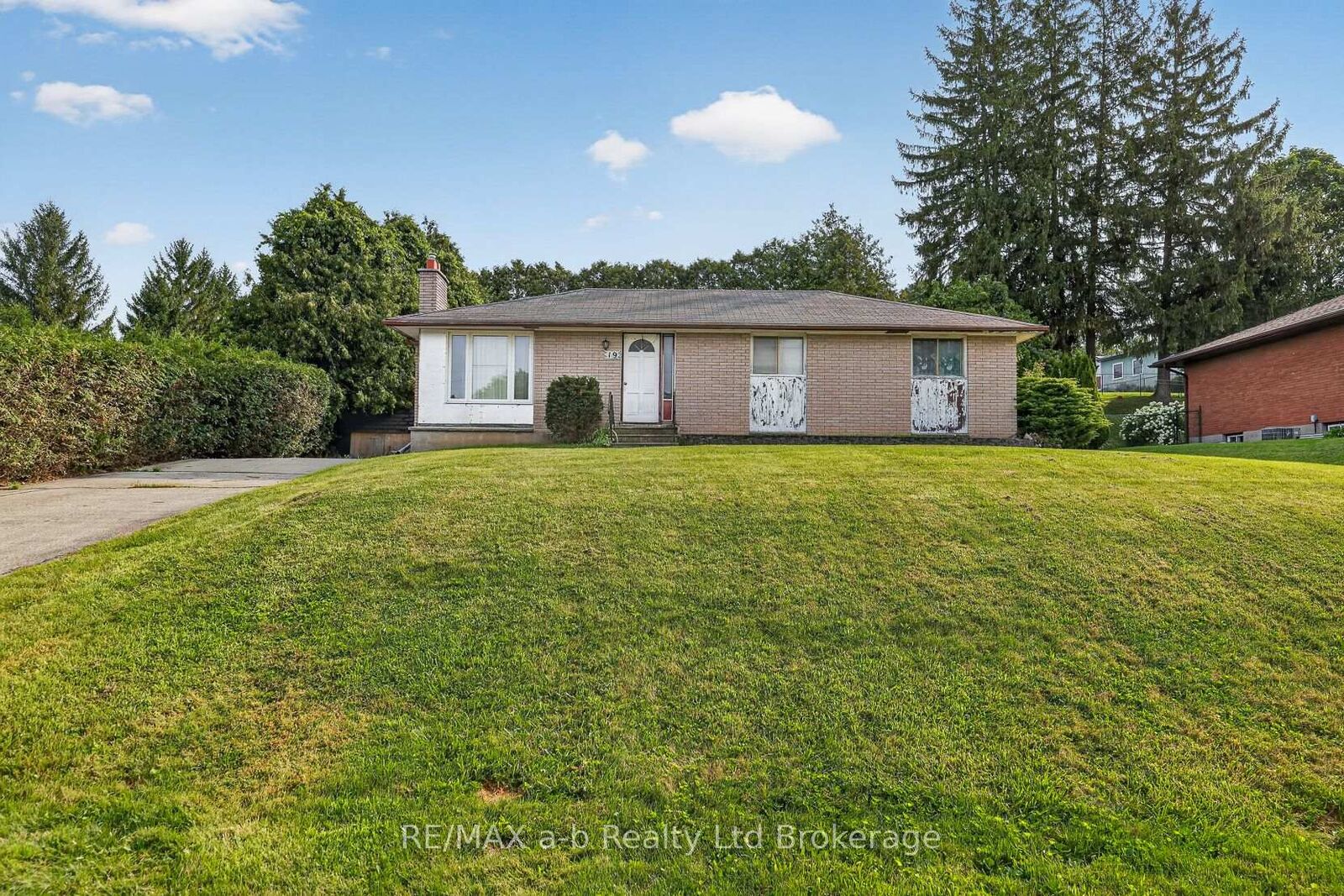 Property Photo: 19 Spruce Road ON N0J 1A0