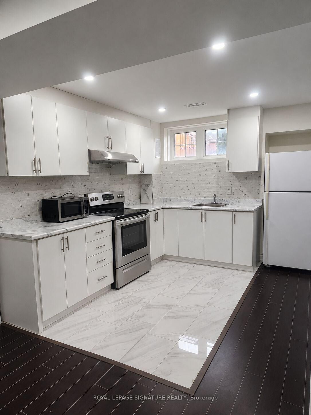 Property Photo:  404 Nairn Circle Basement  ON L9T 8A5 