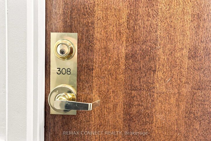 Property Photo:  4 Heritage Way 308  ON K9V 5Z2 