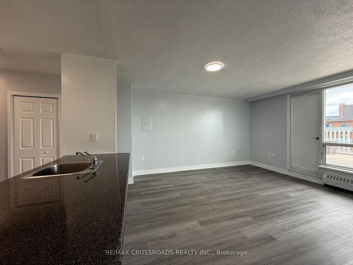 Property Photo: 363 Lakeshore Road E 804 ON L5G 1H7