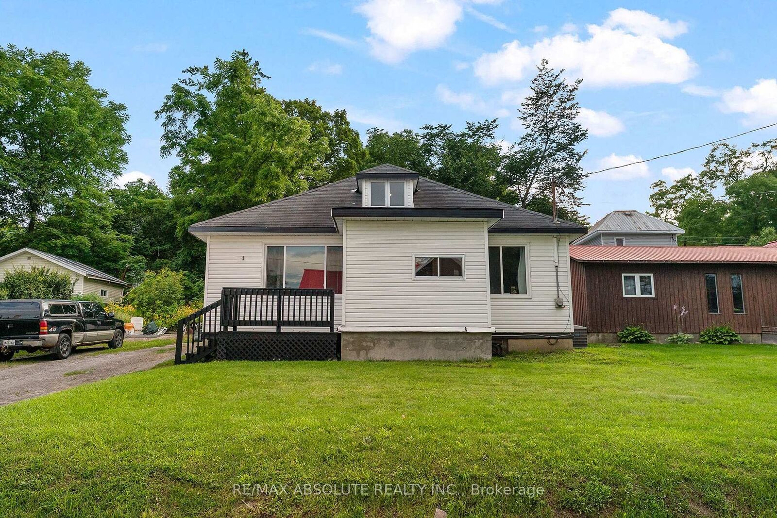 Property Photo: 853 B River Road ON K0A 1G0