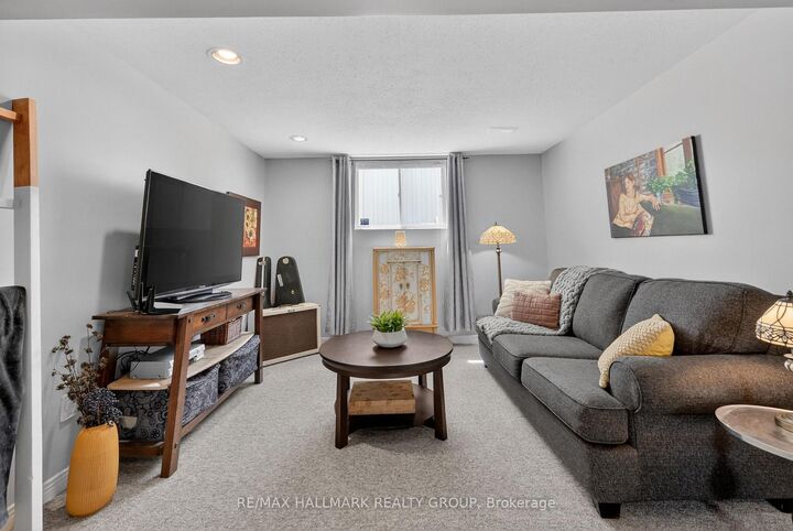 Property Photo:  1091 Charest Way  ON K4A 4B1 