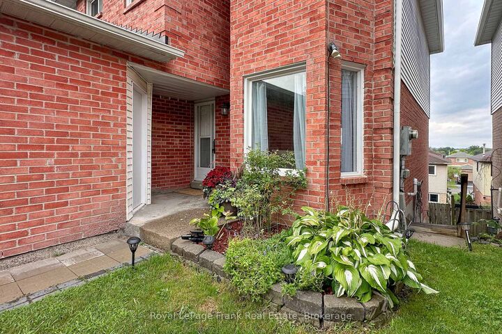 Property Photo:  2131 Theoden Court  ON L1X 1Z9 