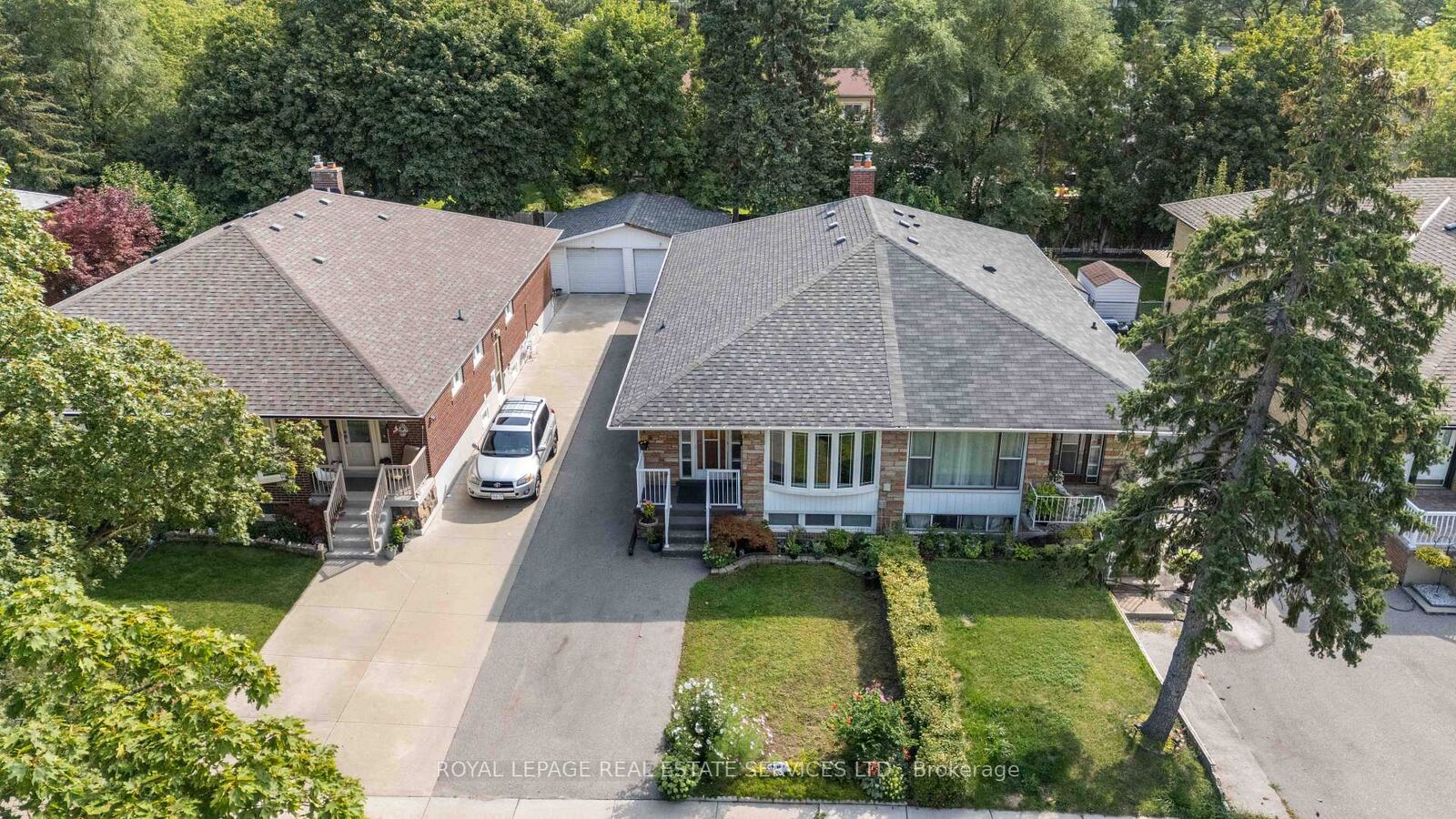 Property Photo:  102 Wareside Road  ON M9C 3B6 