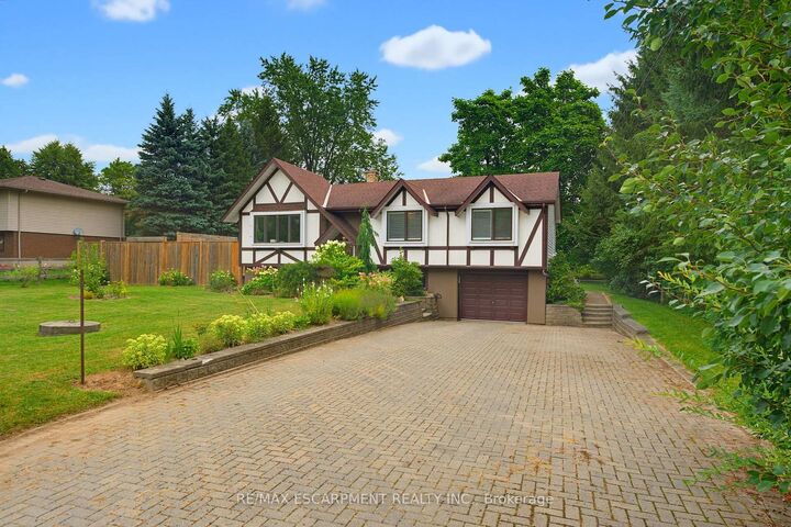 200 Lynden Road — photo 1