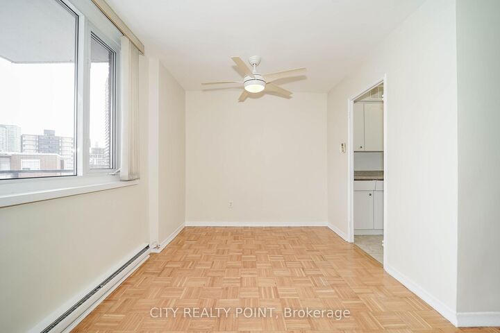 Property Photo: 55 Isabella Street 906 ON M4Y 1M8