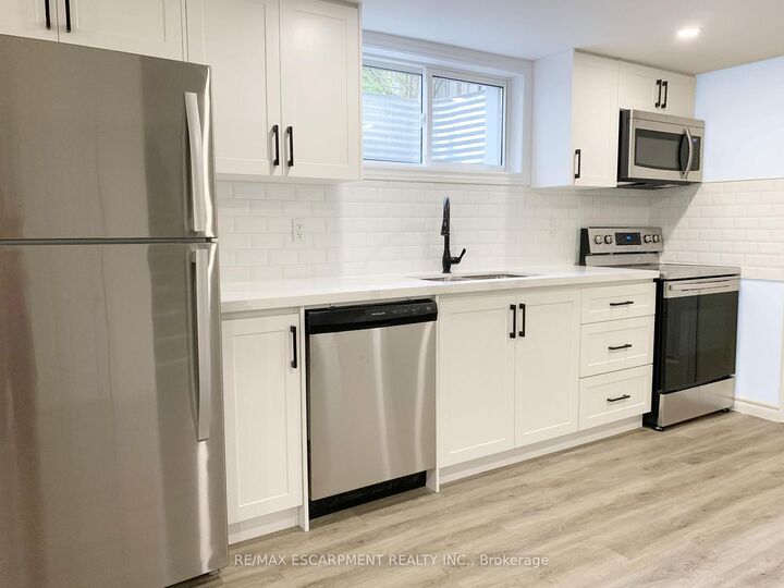 Property Photo:  43 Kanata Crescent Lower  ON N3R 7E8 