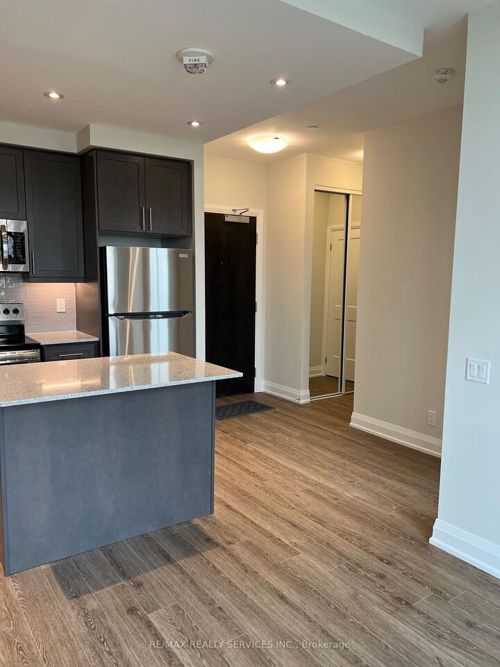 Property Photo: 15 Lynch Street 303 ON L6W 0C7
