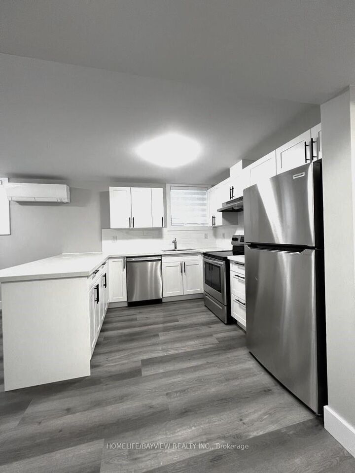 Property Photo:  162 Penetanguishene Road Bsmnt  ON L4M 7C3 