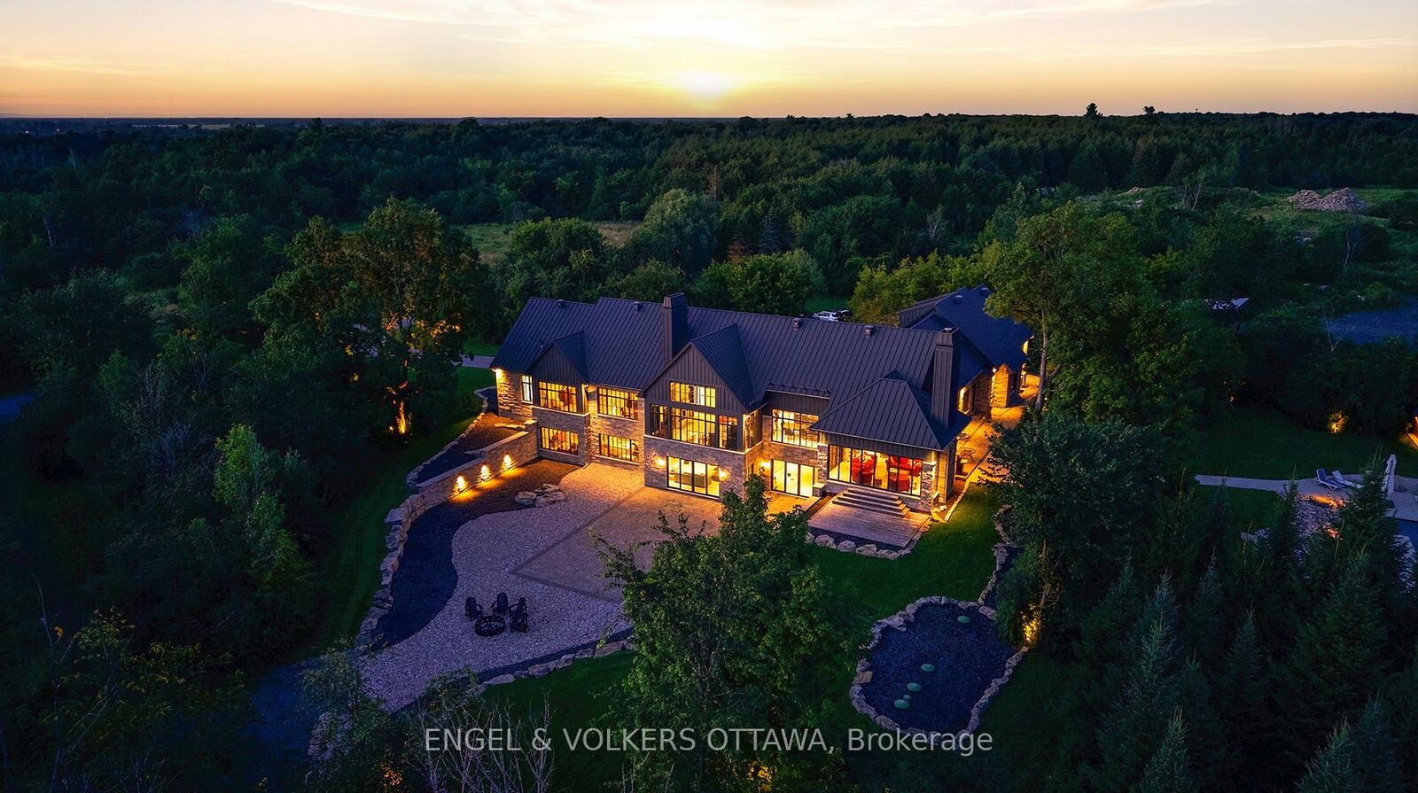 Property Photo: 1547 John Quinn Road ON K4P 1J7