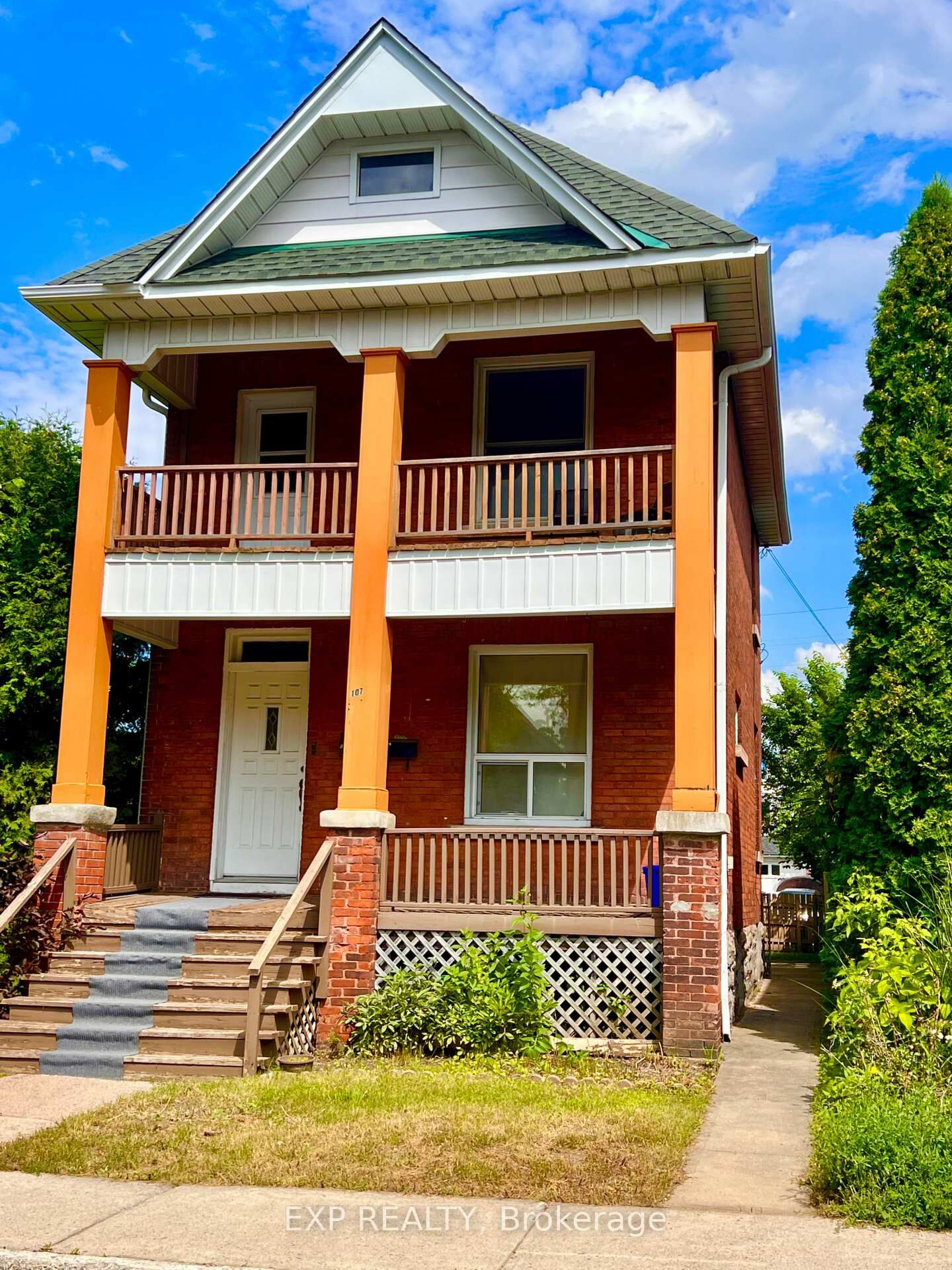 Property Photo: 107 Spadina Avenue ON K1Y 2B9