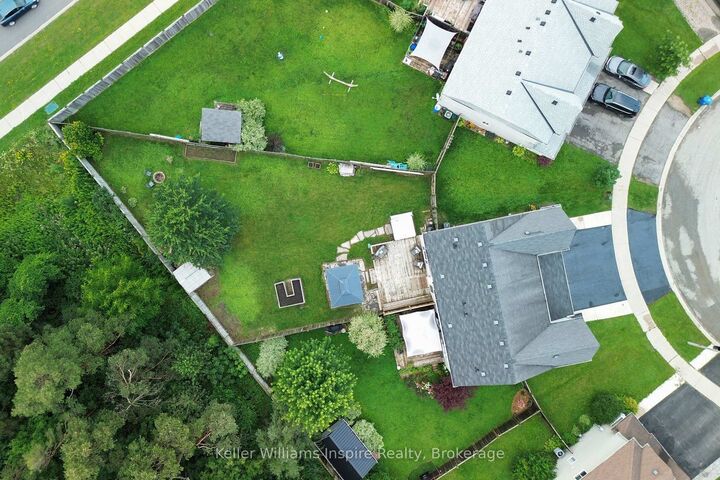 Property Photo: 352 Orvis Crescent ON L9V 3E6
