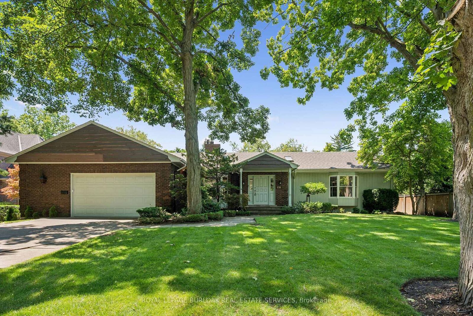 Property Photo: 138 Appleby Place ON L7L 2X1
