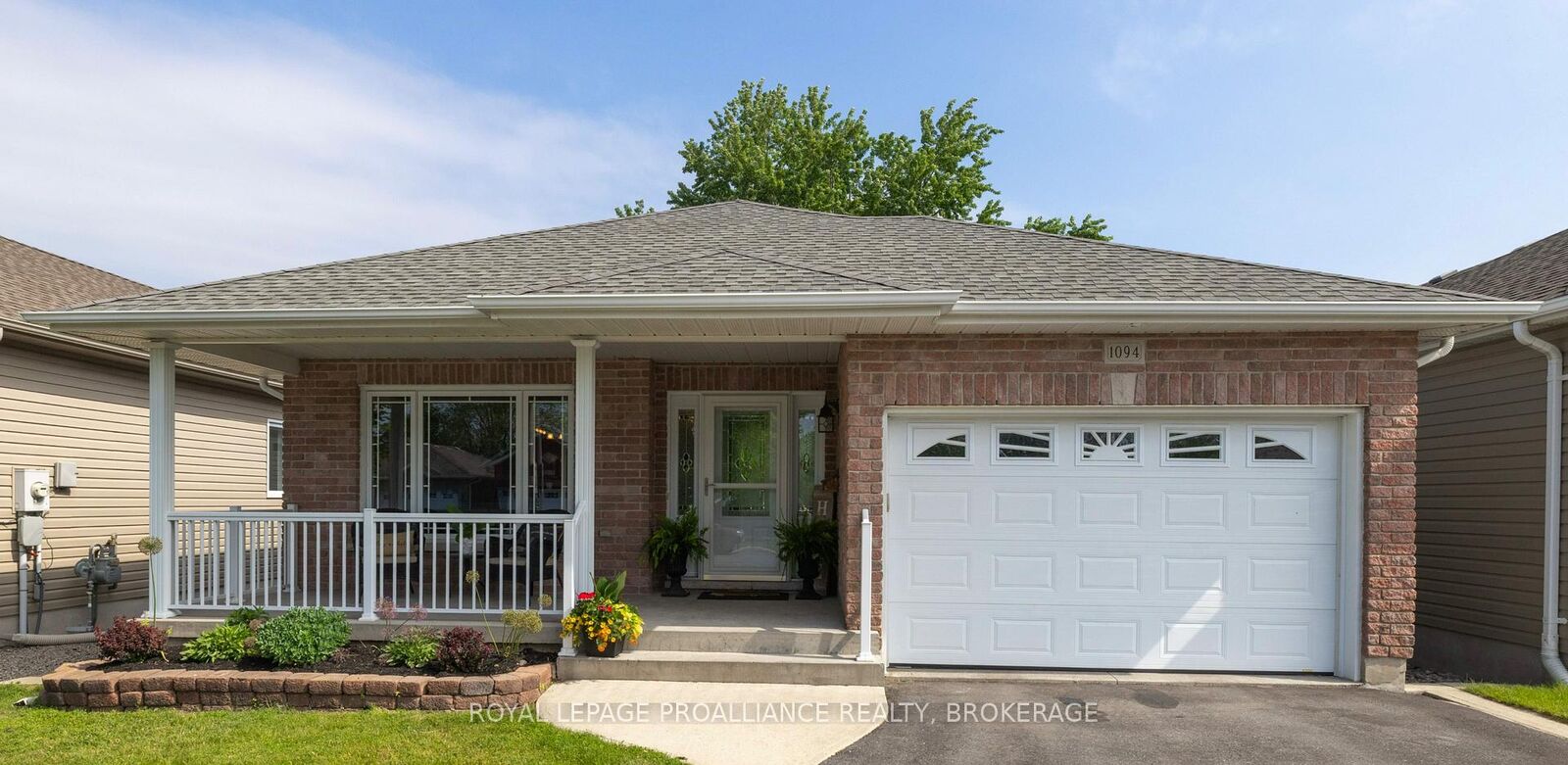 Property Photo: 1094 Crossfield Avenue ON K7P 0G7
