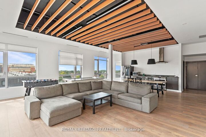 Property Photo: 1800 Simcoe Street N 401 ON L1G 0C2