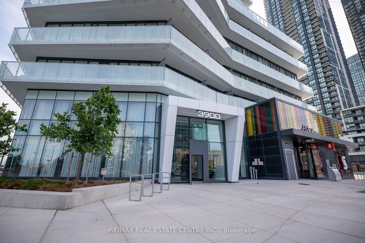 Property Photo: 3900 Confederation Pkwy Parkway 5707 ON L5B 0M3