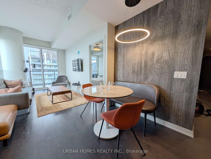 Property Photo:  87 Peter Street 4006  ON M5V 0P1 