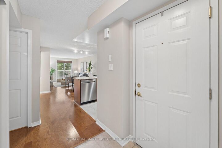 Property Photo:  8 Petra Way 2  ON L1R 0A6 