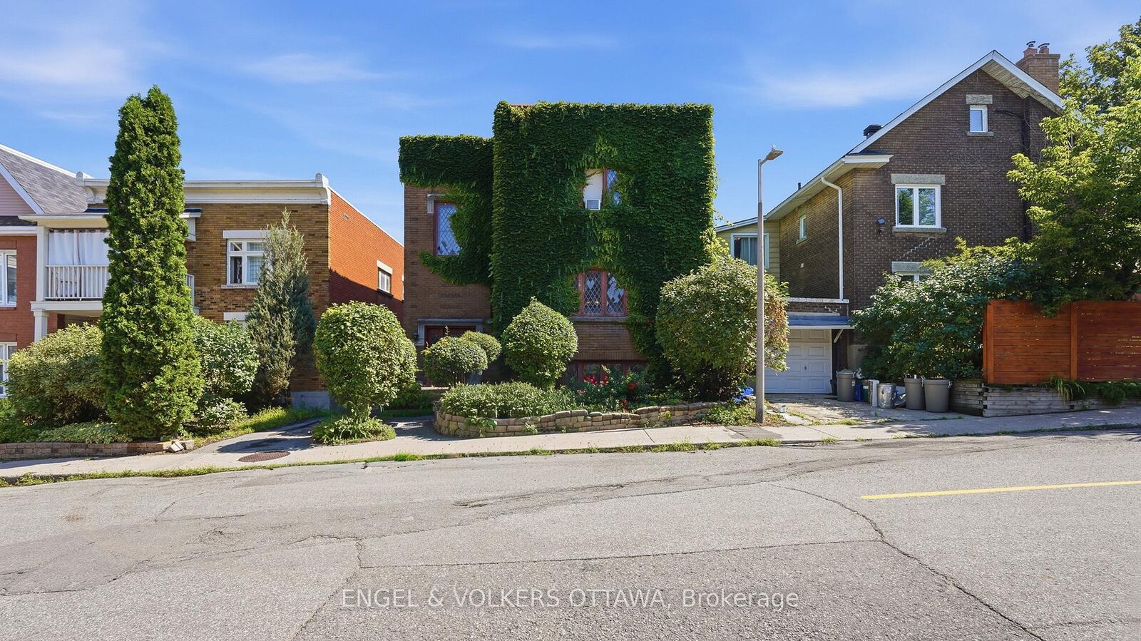 Property Photo: 99 Charlotte Street 3 ON K1N 8J9