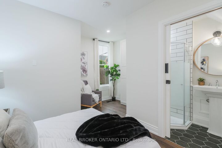 Property Photo: 46 Murray Street E ON L8L 3E9